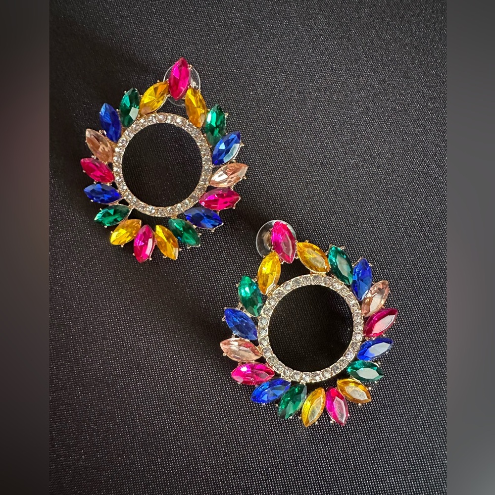 MULTI-COLOR OPEN CIRCLE STONE EARRINGS - Picture 2 of 5